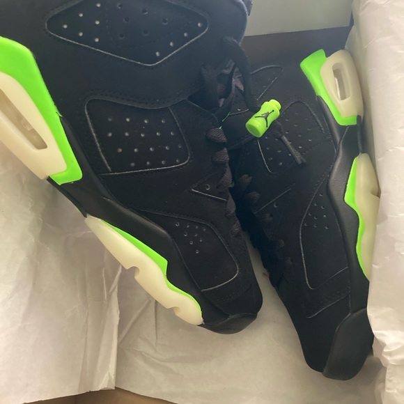 Air Jordan 6 Retro (GS) - Picture 2 of 2